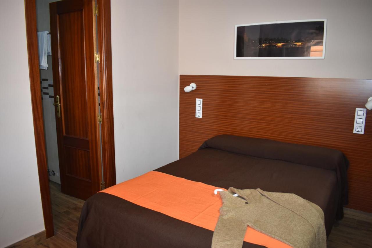 Hostal Alamare Севілья Екстер'єр фото
