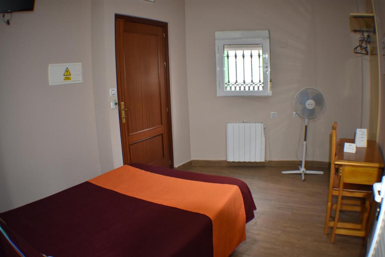 Hostal Alamare Севілья Екстер'єр фото