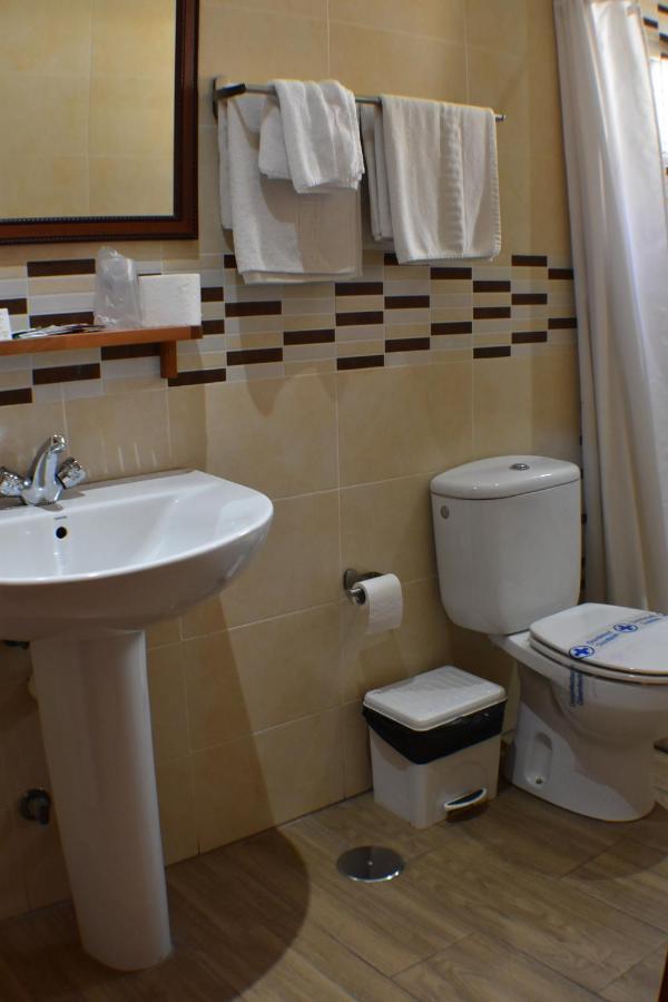 Hostal Alamare Севілья Екстер'єр фото
