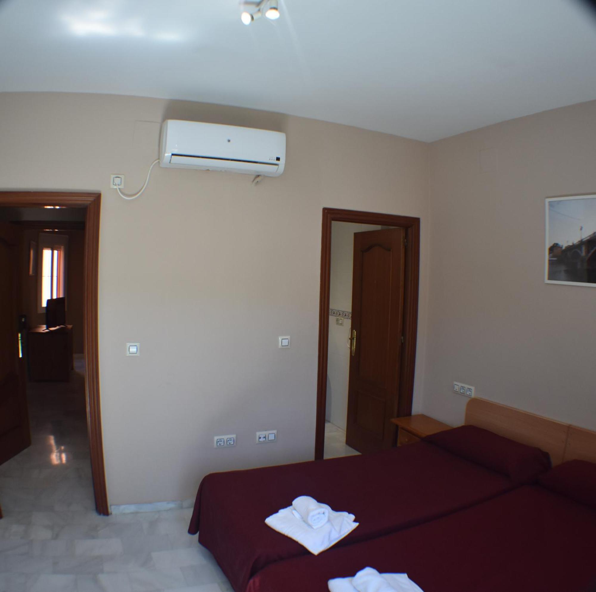 Hostal Alamare Севілья Екстер'єр фото