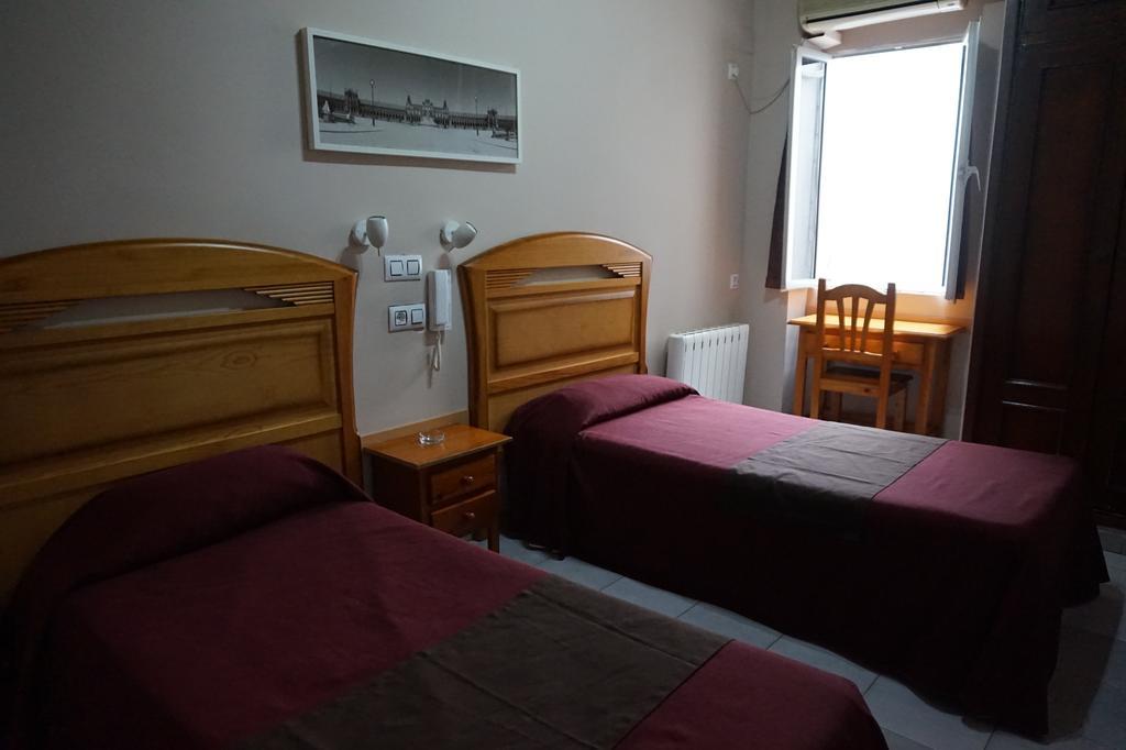 Hostal Alamare Севілья Екстер'єр фото