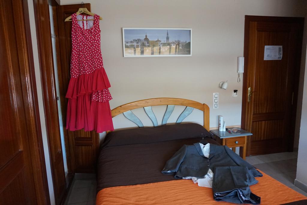 Hostal Alamare Севілья Екстер'єр фото